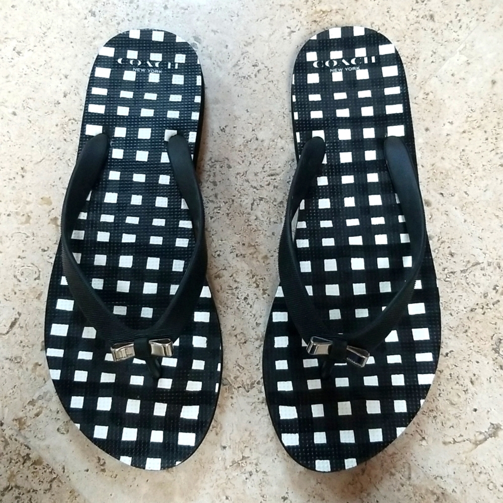 New w/o tags Coach Black and White Flip Flops Size 9-10